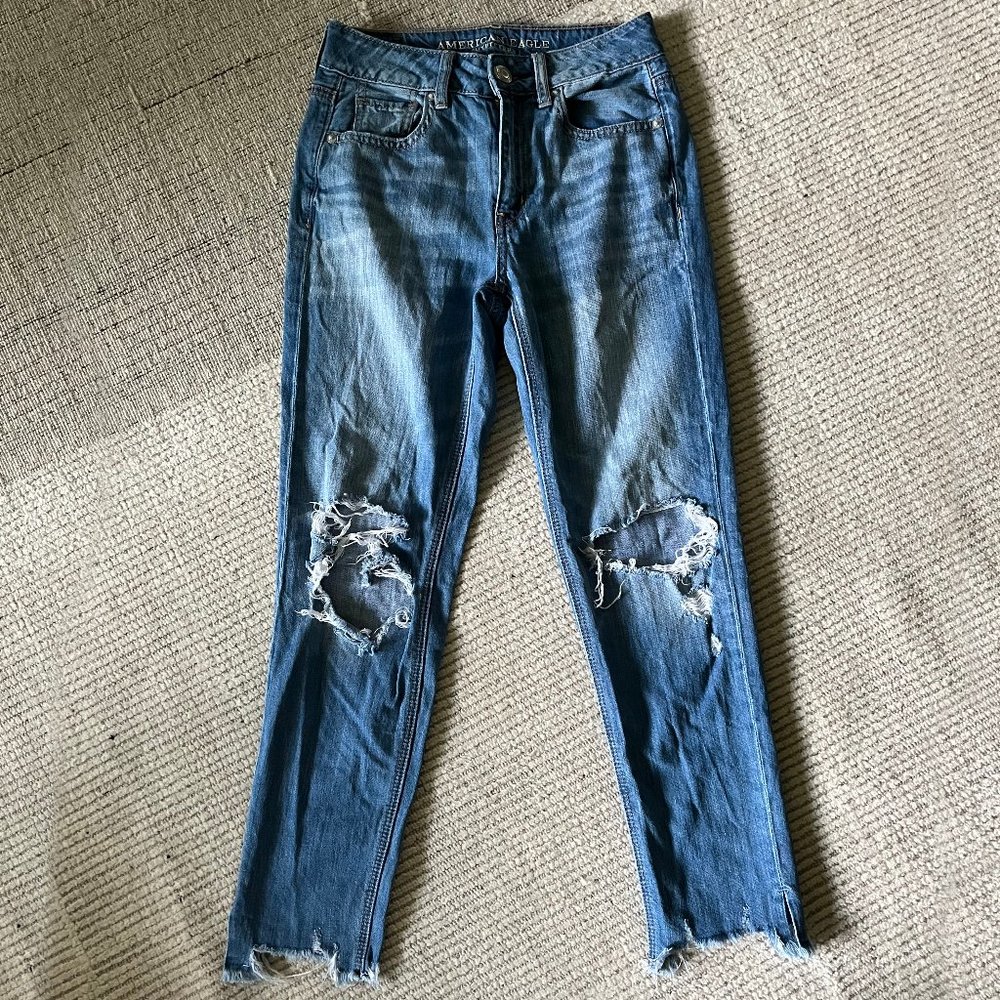 American Eagle High Rise Tomgirl Jean